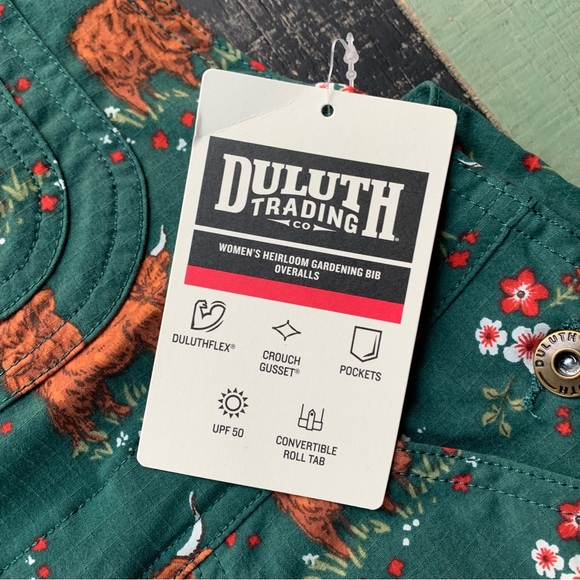 NWT Duluth Small x29” Heirloom Gardening Overalls Peninsula Green Highland Cow - Picture 6 of 8